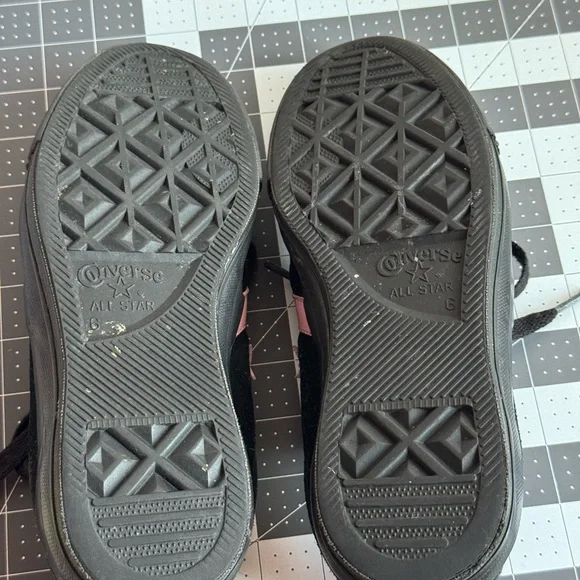 Converse Re-Issue Low Top Sneakers Black Pink Chevron Suede Women’s Size 8 - Picture 9 of 16